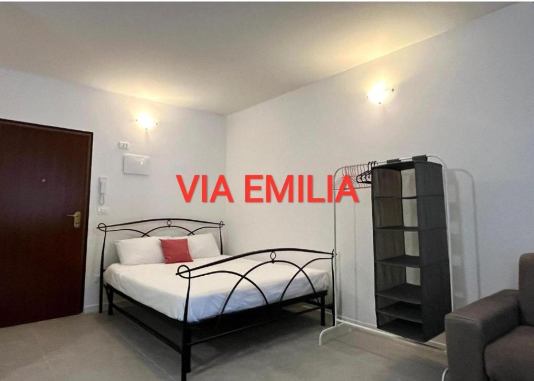 Via Agucchi & Via Emilia Apartments โบโลญญา ภายนอก รูปภาพ